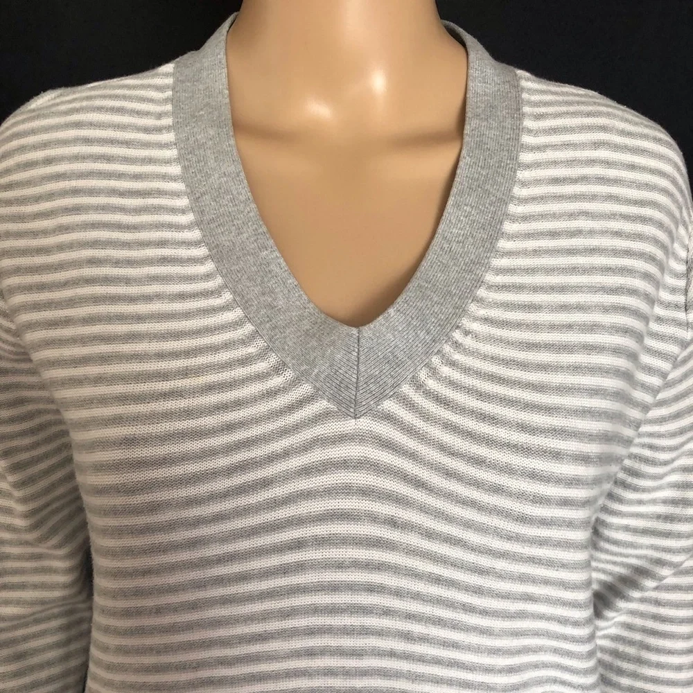 Tommy Hilfiger Striped V-Neck Sweater Grey Size S